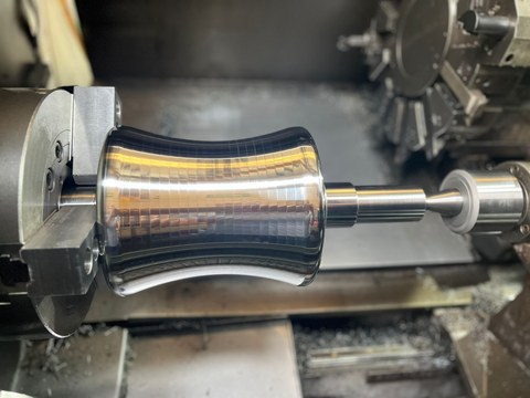 Rodillo maquinado en torno CNC